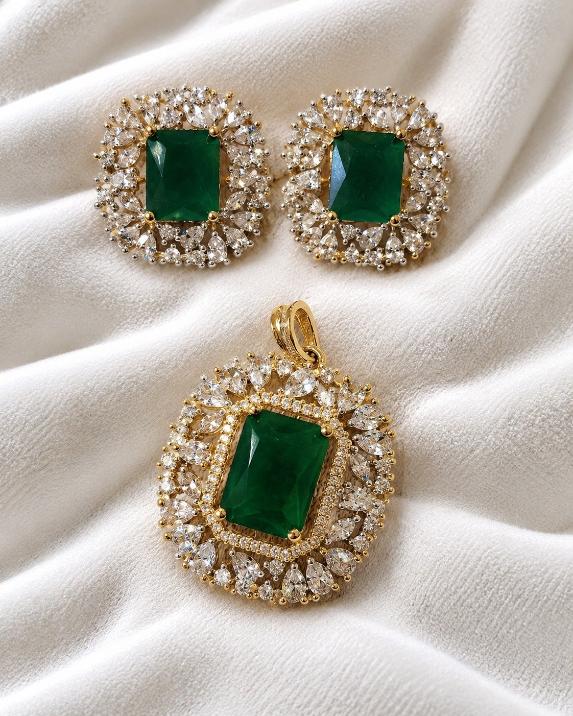 Emerald Diamond Pendant Set